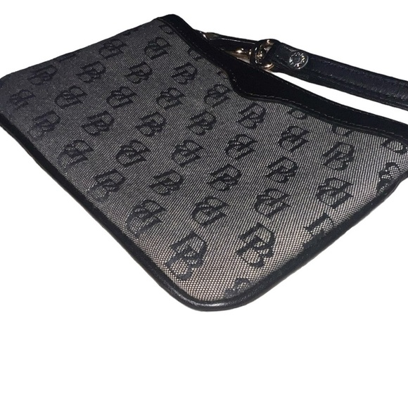 EUC Dooney & Bourke Vintage Black Leather Wristlet Wallet w/ Key Ring & Strap - Picture 4 of 11